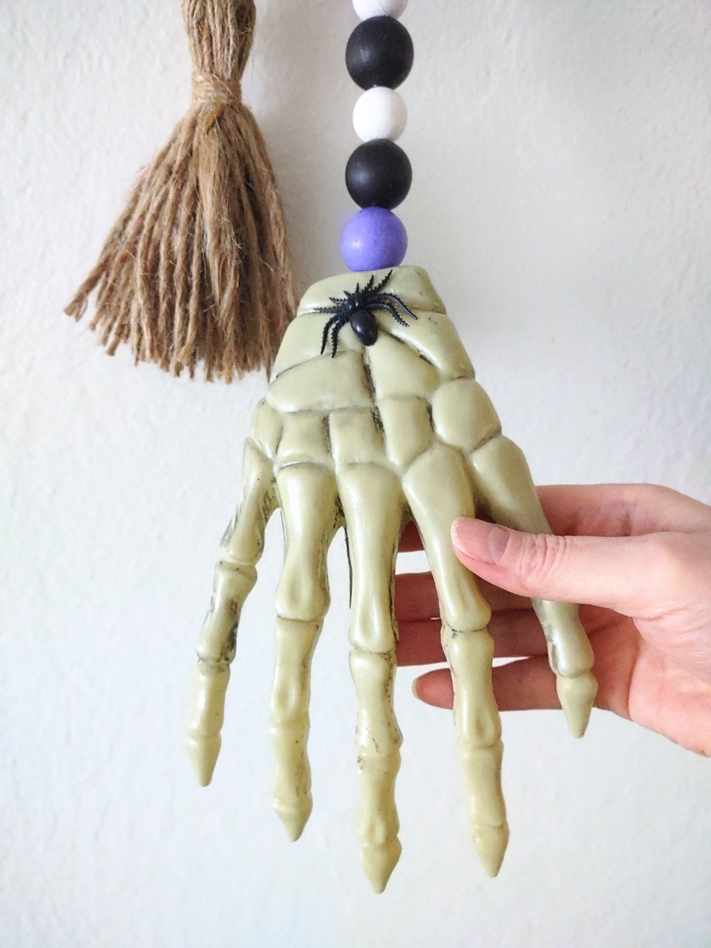 33" Spooky Halloween Skeleton Hand Garland